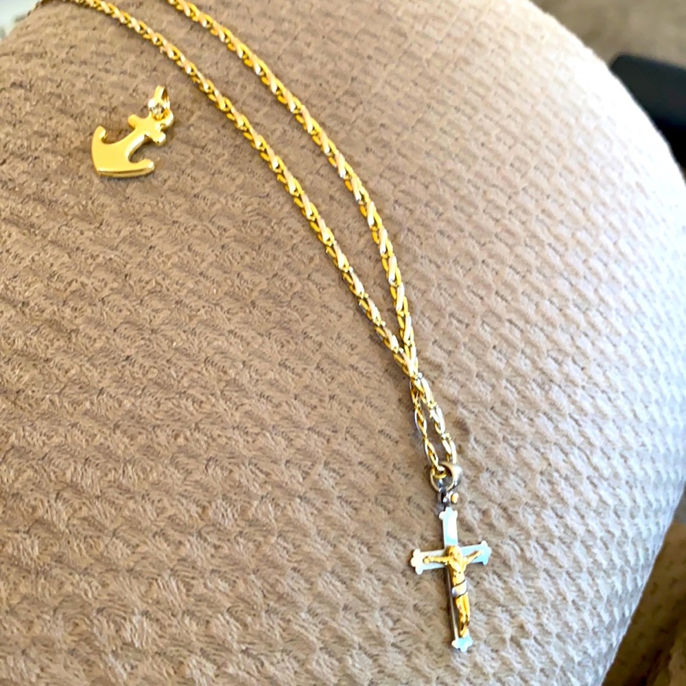 COPY - Gold chain and gold anchor